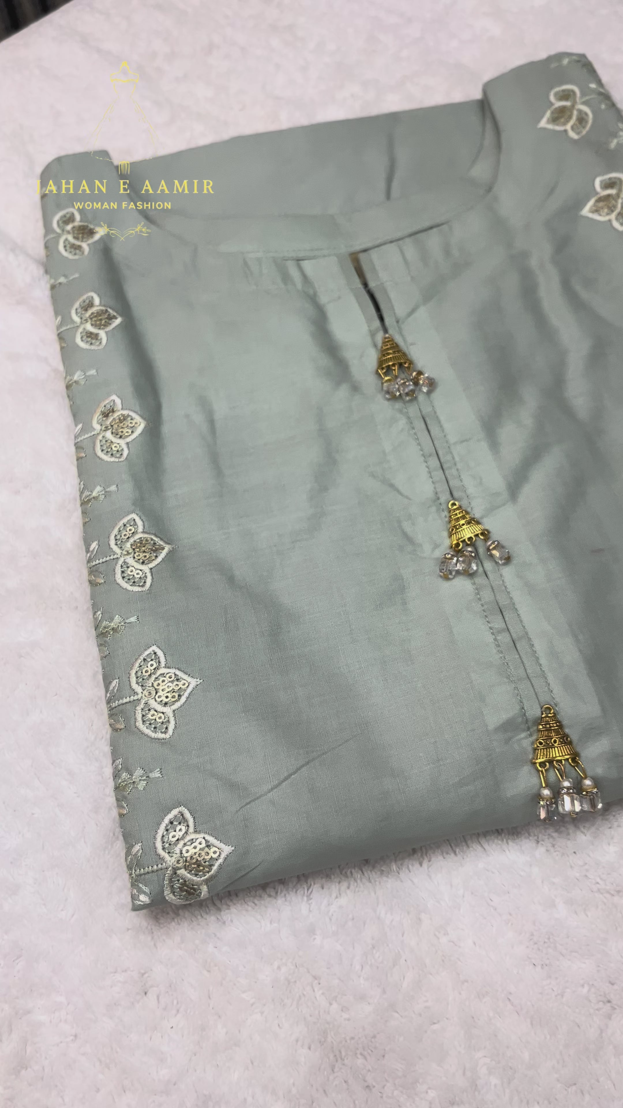 Premium 3-Piece Pure Lawn Suit – Embroidered Kameez with Printed Dupatta & Matching Plazo
